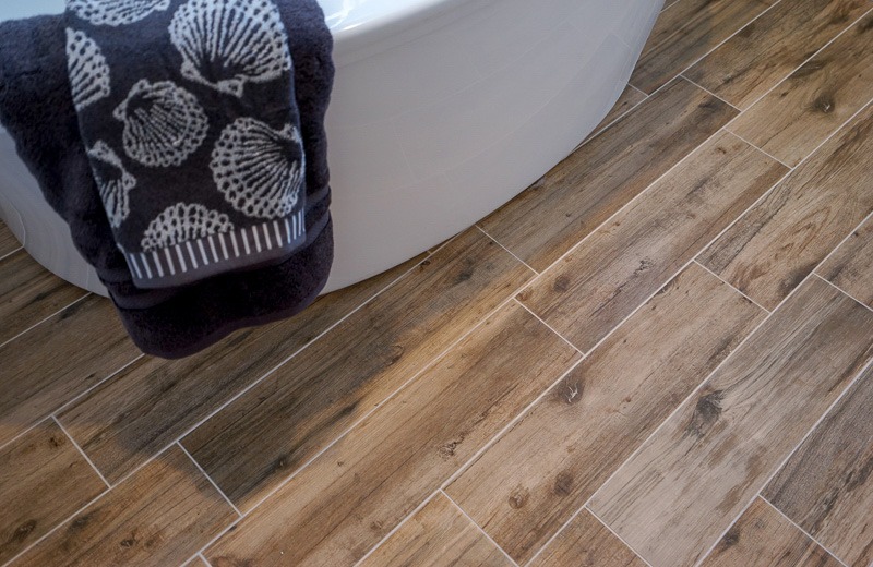 Master Suite Tub and Ceramic Floor Detail