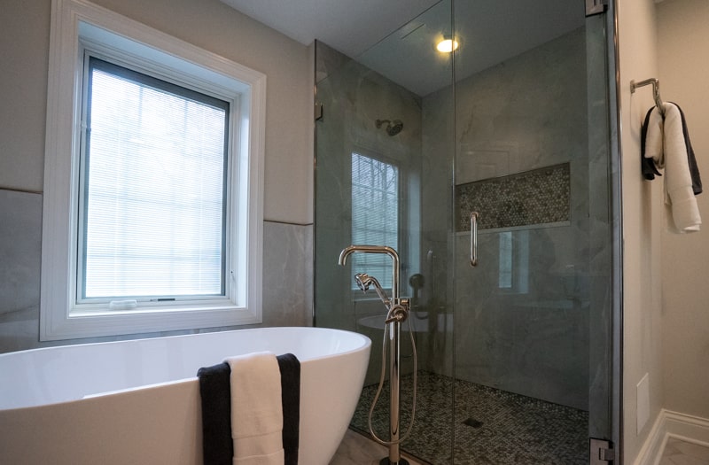 Soaking Tub with Zero Depth Shower