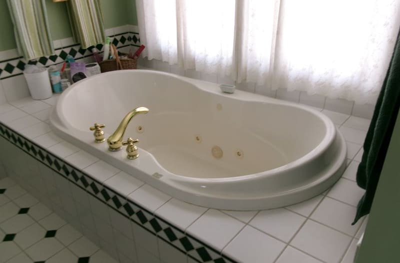 Old Whirlpool Tub Before